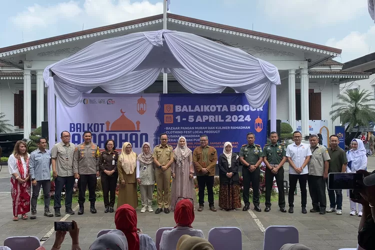 Wali Kota Bogor, Bima Arya membuka acara Balkot Ramadhan Fest 2024.