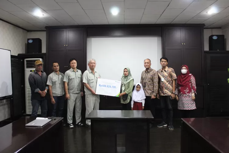 BPJS Ketenagakerjaan Bogor Cileungsi serahkan JKK. (BPJS)