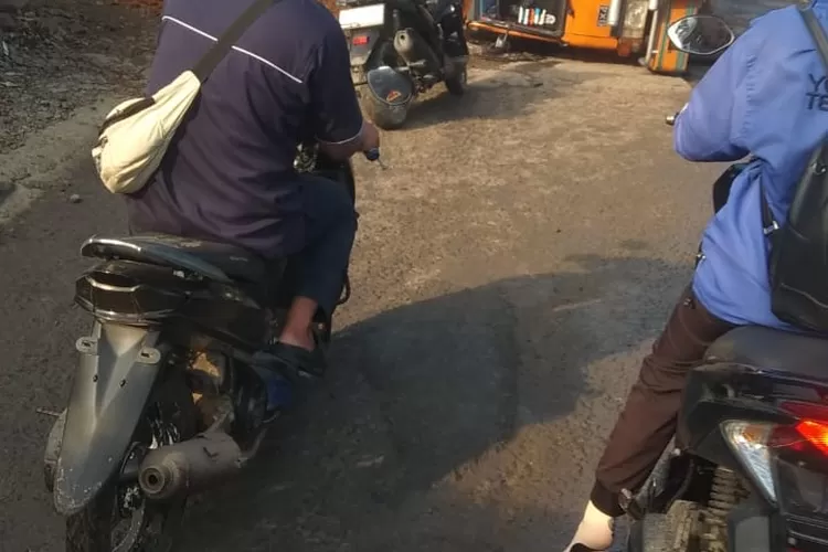 Kecelakaan truk terguling di parungpanjang Bogor (Nasir/Metropolitan)