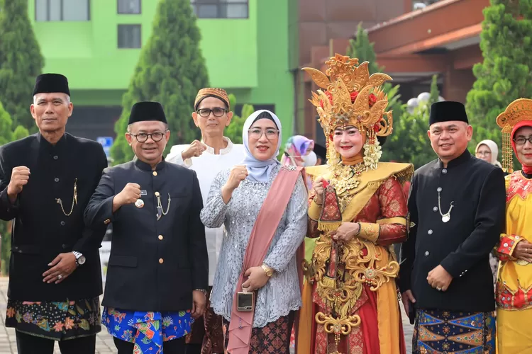 Pj Wali Kota Bekasi Gani Muhamad dalam peringatan Hardiknas tahun 2024. (Pemkot Bekasi)