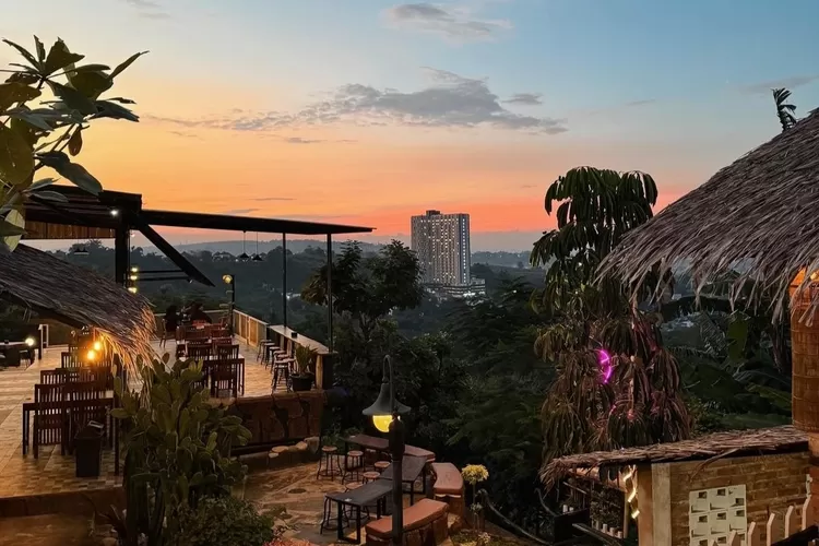 Hangout seru bareng teman di cafe cozy Rangkasbitung saat akhir pekan (&nbsp;Instagram @hangoutsemarang)