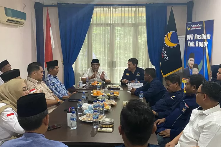 Gerindra Kabupaten Bogor saat berkunjung ke Partai Nasdem untuk menjajaki koalisi Pilbup Bogor 2024, Senin, 6 Mei 2024. (Arifin)