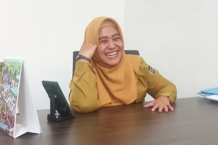 Bangkrutnya PT Sepatu Bata Purwakarta disampaikan langsung oleh kepala Dinas Ketenagakerjaan dan Transmigrasi (Disnakertrans) Purwakarta melalui Sekertaris Disnakertrans Wita Gusrianita. (Herman/Metropolitan)