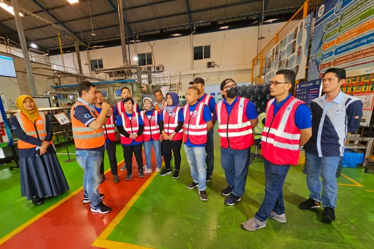 Aqua terus berkomitmen menghadirkan air 100 persen murni