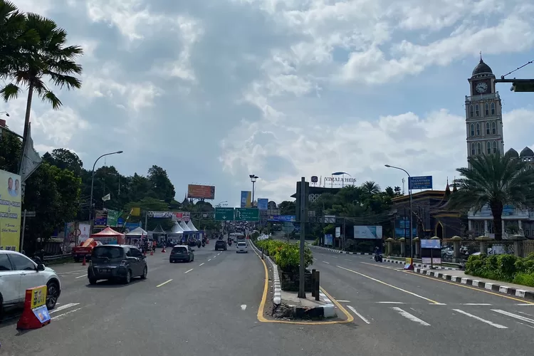 Jadwal sistem Ganjil Genap (Gage) dan skema Satu Arah (One Way) Puncak, Bogor, Minggu, 16 November 2025. (Devina/Metropolitan )