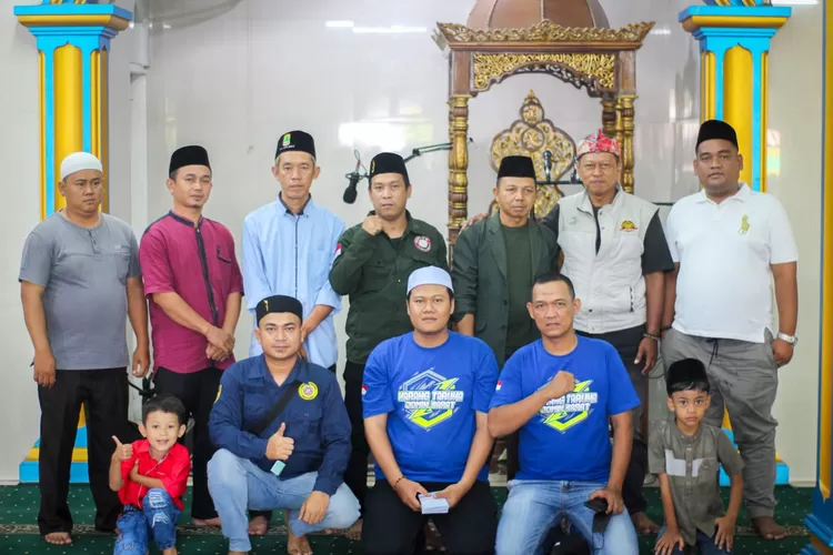Sebagai bentuk kepedulian antar sesama, Karang Taruna Desa Jomin Barat Kecamatan Kotabaru Kabupaten Karawang mengadakan santunan anak yatim. (Samsudin/Metropolitan)