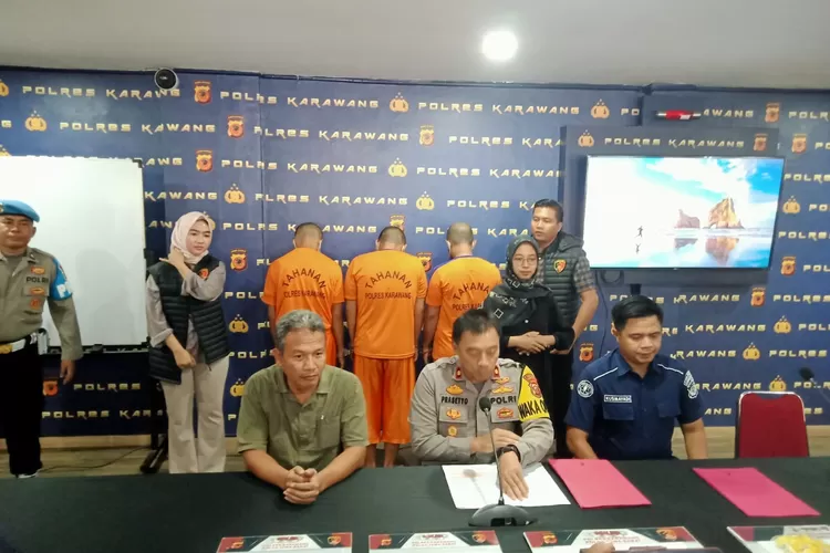 Satreskrim Polres Karawang berhasil membekuk para pelaku oplos gas elpiji 3kg atau gas melon (Samsudin/Metropolitan)