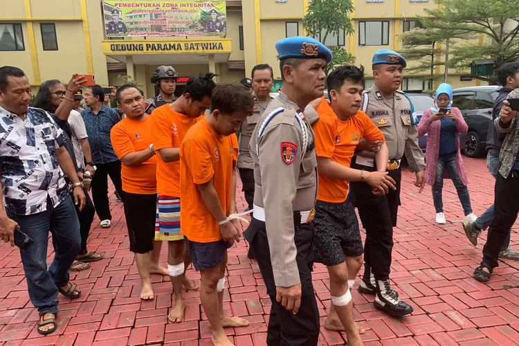 Polisi bekuk komplotan begal mobil di Bogor. (Rifal/Metropolitan)