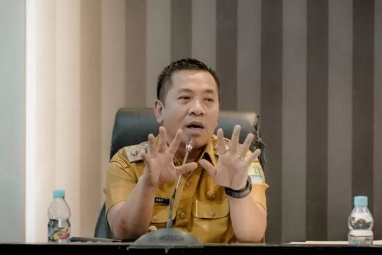 Bupati Karawang Aep Syaepuloh (Samsudin/Metropolitan)