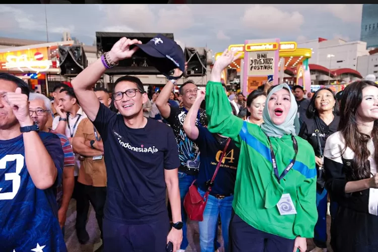 Menparekraf/Kabaparekraf Sandiaga Salahuddin Uno saat menghadiri Java Jazz Festival 2024, Jumat (24/5) sore mengapresiasi penyelenggaraan event yang menghadirkan deretan musisi jazz terbaik lokal dan internasional. (Dok Kemenparekraf )