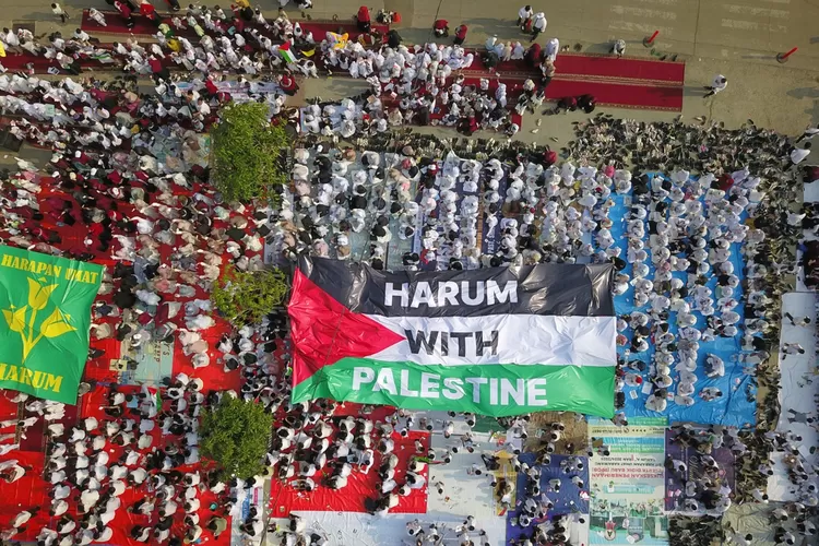Yayasan Harapan Umat Karawang menggelar Aksi Peduli Palestina yang bertajuk "Harum With Palestine" 