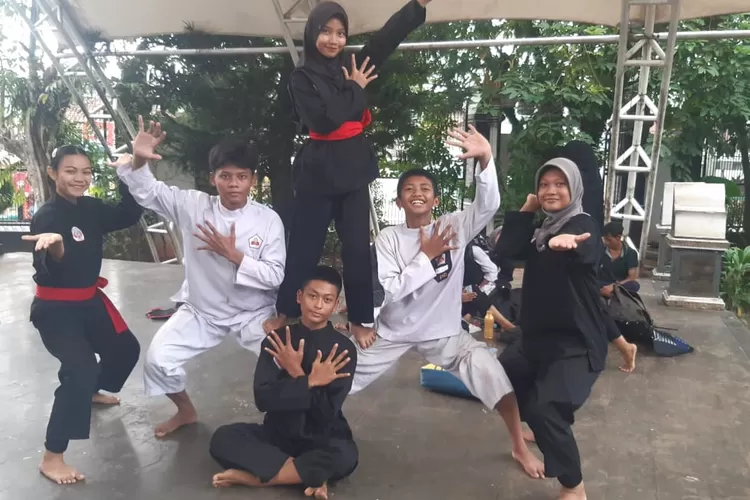 Menghadapi Kejuaraan tingkat Jawa Barat, Perguruan Pencak Silat Perisai Diri Purwakarta terus menggiatkan berlatih (Herman)
