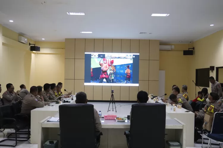 Lewat Zoom Meeting, Polres Purwakarta ikuti Rakernis Baharkam Polri (Herman)