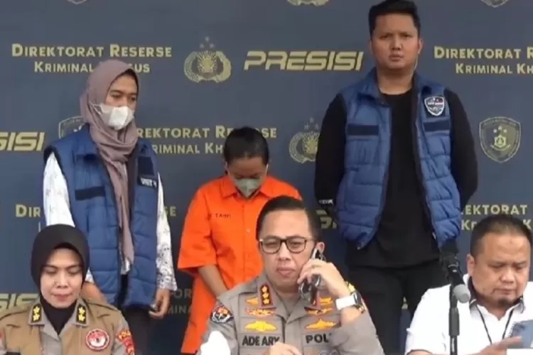 Keterangan Resmi Polisi Ungkap Motif Ibu Muda yang Lecehkan Anak Kandung Sendiri di Tangerang (Tangkapan layar/ Lambe Turah)