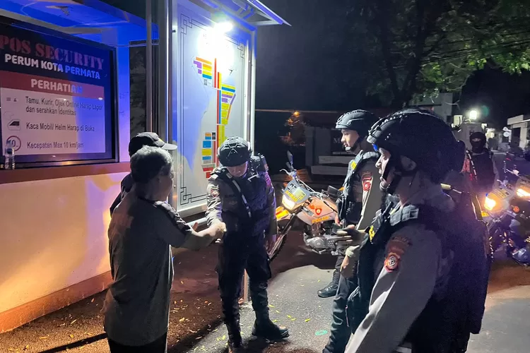 Mengantisipasi tindak kejahatan jelang Idul Adha, Samapta Polres Purwakarta mengintensifkan patroli ke masyarakat (istimewa)
