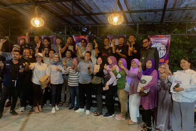 Bertemu pelaku industri kreatif Kota Bogor, Bakal Calon Wali Kota Bogor Sendi Fardiansyah mendengar keluhan soal permodalan dan perizinan (Rifal/Metropolitan)