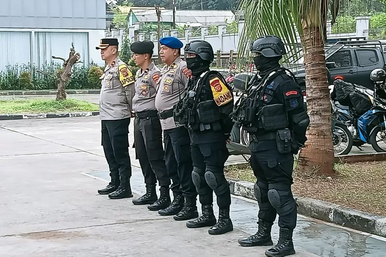 Tim SAR Gabungan dan Satpolairud Polres Purwakarta evakuasi balita yang tenggelam di Waduk Jatiluhur (Herman)