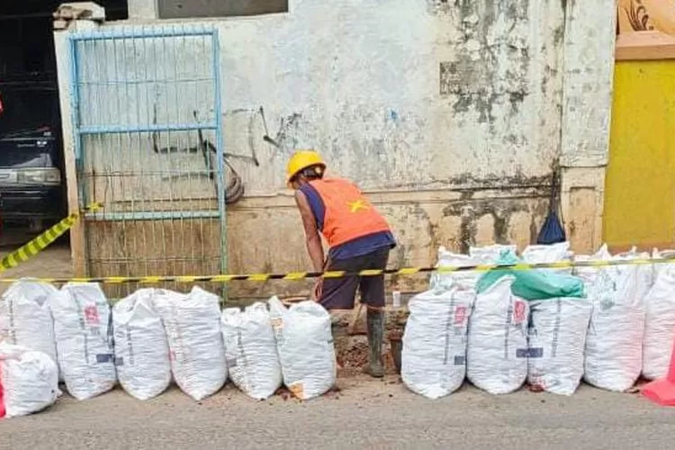 Proyek galian PLN oleh pelaksana (Herman)