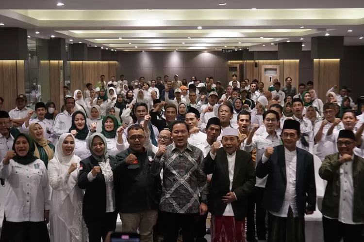 Dokter Rayendra menghadiri acara konsolidasi DPC PKB Kota Bogor. 