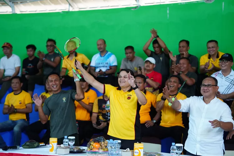  Polres Purwakarta menggelar pertandingan bulutangkis bertajuk Liga Nepak Tiga Pilar Polres Purwakarta. (Herman)