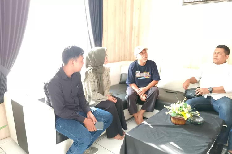 Komisioner dan Sekretariat Komisi Pemilihan Umum (KPU) Kabupaten Purwakarta saat monitoring rekrutmen Petugas Pemutakhiran Data Pemilih (Pantarlih) untuk Pilkada 2024. (Herman)