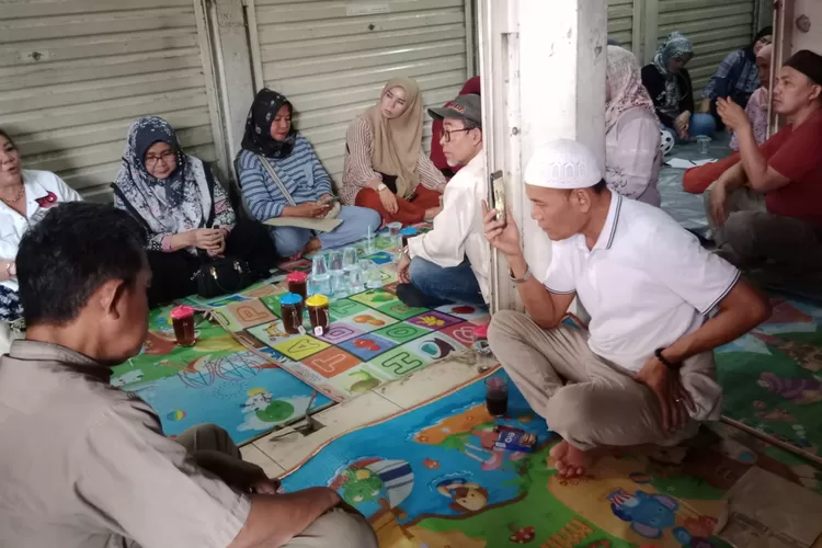 Anggota DPRD Kota Bogor, Atty Somaddikarya menemui puluhan pedagang di Pasar Bogor dan menyerap aspirasi dan keluhan (dok pribadi)