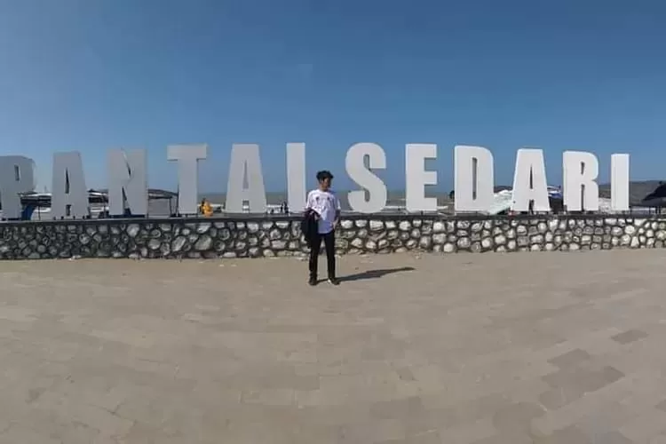 Pantai Sedari Karawang (Samsudin)