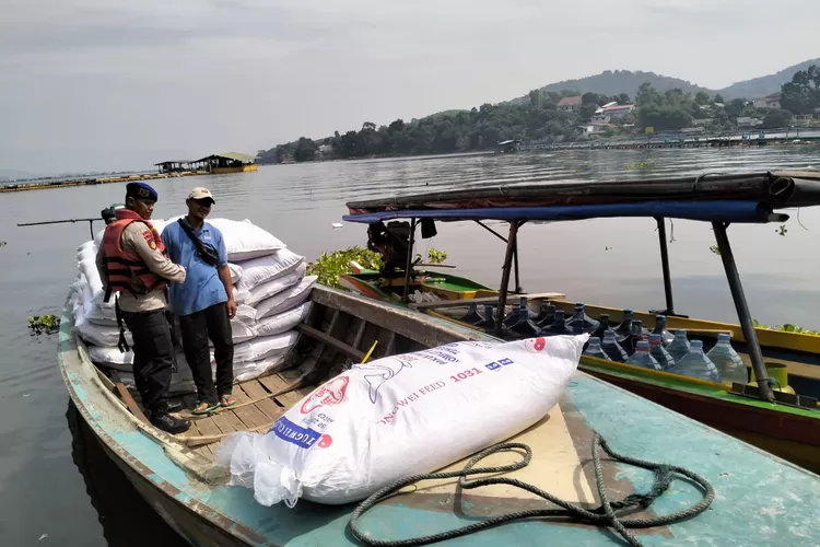 Satpolairud Polres Purwarkarta lakukan patroli