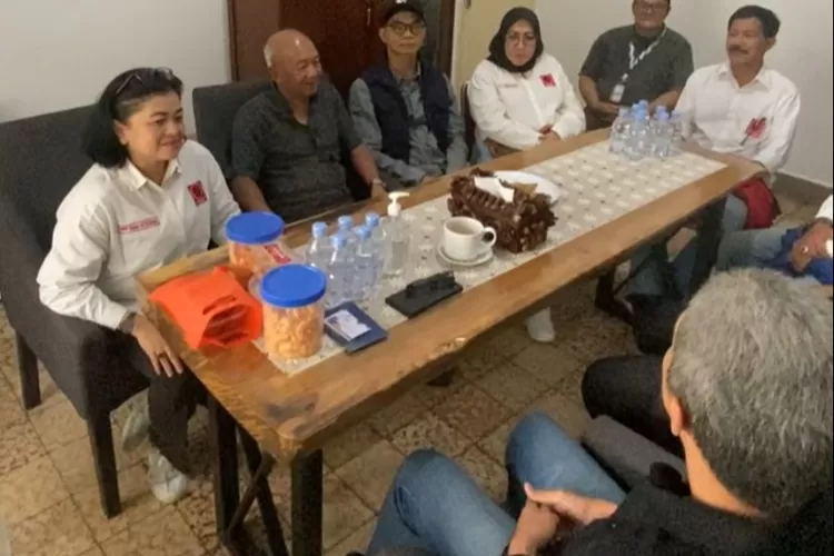 Jajaran pengurus DPD Projo Jabar dan Projo Kota Bogor bersilaturahmi dengan Calon Wali Kota Bogor, Dedie A Rachim. 