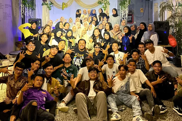 Untuk meningkatkan bakat dan keterampilan dalam public speaking, Mahasiswa Sains Komunikasi Unida Bogor menggelar PESTA (Rifal)