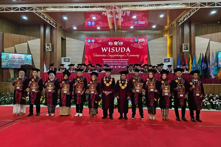 Universitas Singaperbangsa Karawang (Unsika) melaksanakan acara wisuda gelombang IV untuk tahun akademik 2023-2024 (samsudin)
