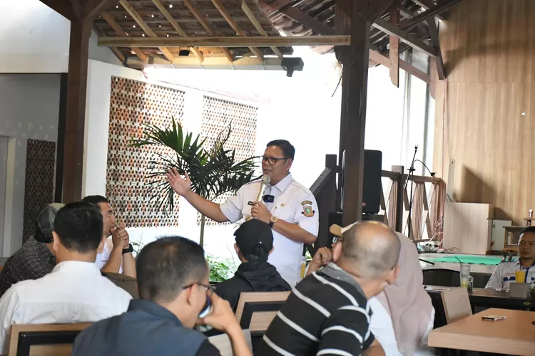 Pj Wali Kota Sukabumi, Kusmana Hartadji mendorong SKPD bisa tingkatkan PAD lewat sektor lain yang punya potensi (Satiri)