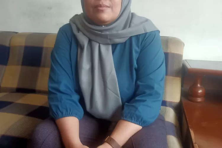 anggota KP3 dari Dinas Pertanian Kabupaten Karawang, Resmiati beberkan polemik pupuk subisidi dijual bebas secara ilegal (Samsudin)