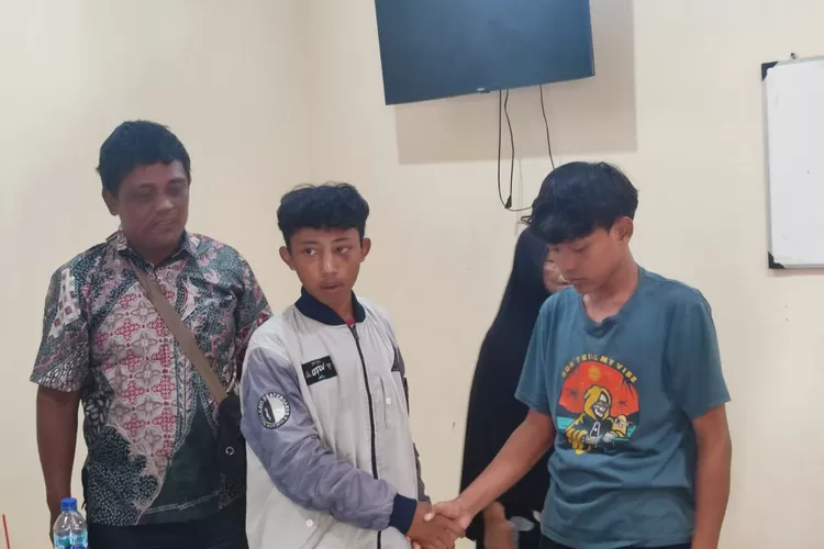 Remaja Cimahi korban pengeroyokan pemuda Kotabaru Karawang di mediasi. (Herman)