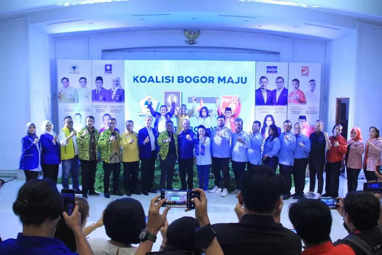 Foto bersama empat pengurus partai politik usai mendeklarasikan Koalisi Bogor Maju di Pilkada 2024 Kota Bogor. 