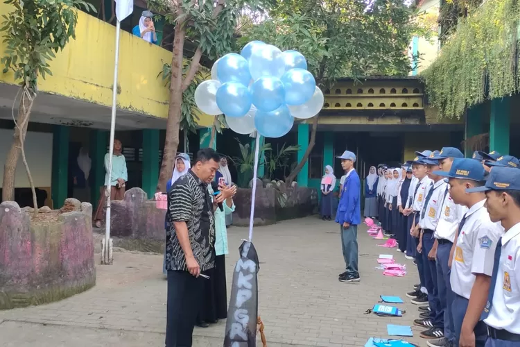 MPLS di SMK PGRI 2 Karawang bekali pelajar dengan budaya 5S (Herman)