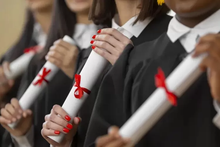 Ilustrasi: Sebanyak 8.000 santri ikut mendaftar Program Beasiswa Santri Berprestasi 2024. (Freepik)