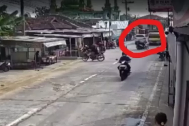 Driver Ojol Tewas usai Terlindas Truk di Karanganyar, Jateng (Foto: Tangkapan layar Instagram @andreli_48)