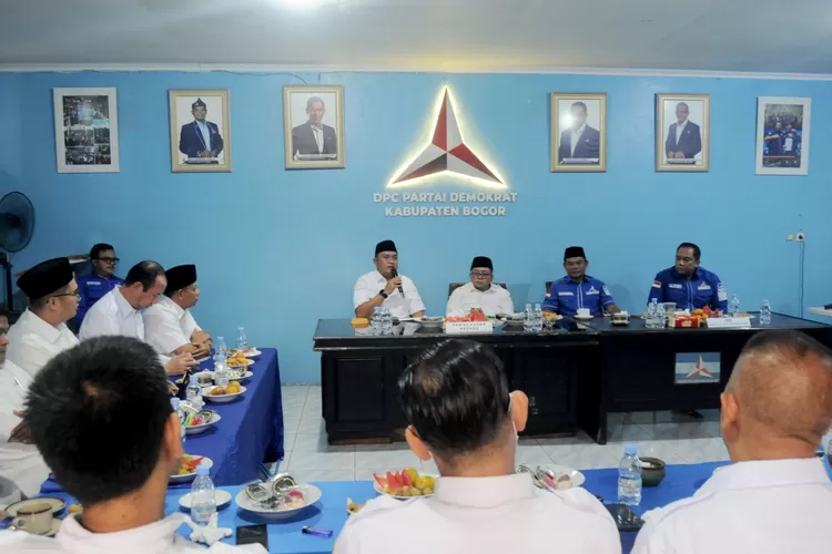 Bakal calon Bupati Bogor dari Partai Gerindra Rudy Susmanto saat melakukan safari politik ke DPC Demokrat Kabupaten Bogor.