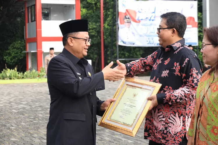 Menghadiri upacara peringatan Hari Koperasi ke 77, Pj Wali Kota Bekasi Raden Gani Muhamad mengingatkan pentingnya peran koperasi (Adien)