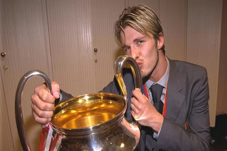 Salah satu pemain akademi Manchester United yang dijual dengan harga fantastis sepanjang sejarah yaitu David Beckham. (uefa.com)