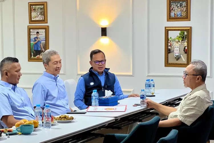 Dedie A Rachim bersama Jenal Mutaqin menemui Ketum PAN Zulkifli Hasan. 