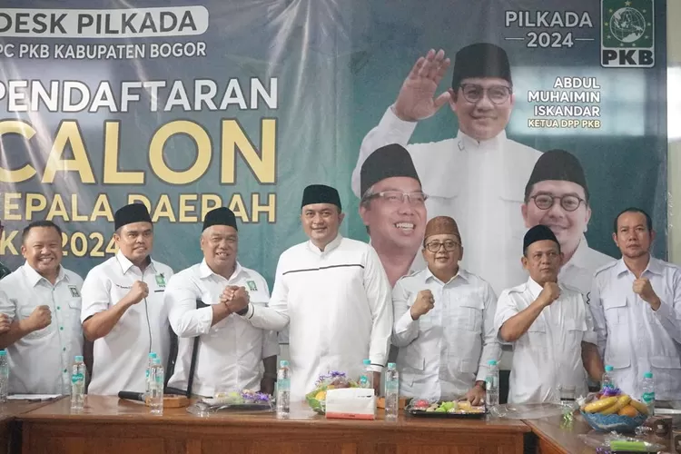 Bakal calon bupati Bogor Rudy Susmanto bersama jajaran DPC Gerindra Kabupaten Bogor saat silaturhami ke DPC PKB Kabupaten Bogor, Jumat, 9 Agustus 2024. (Arifin)