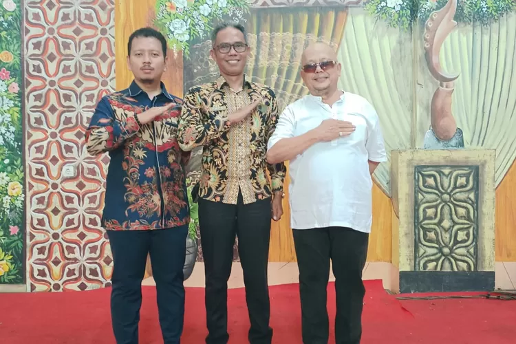 Fernando Doklas Pangaribuan Anggota DPRD Kabupaten Karawang (Paling Kiri) (dok pribadi)