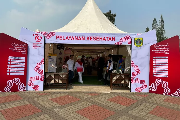 Pusat pelayanan publik hadir di Stadion Pakansari selama dua hari pada 10-11 Agustus 2024. (Humas Pemkab Bogor)