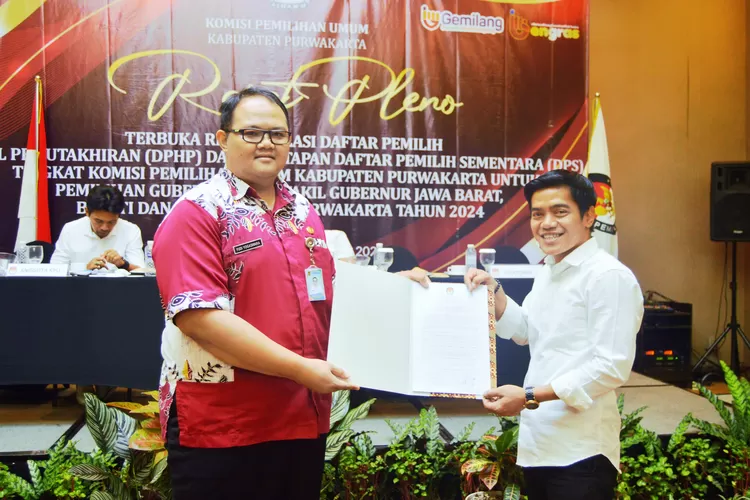 KPU Purwakarta saat menggelar rapat pleno terbuka rekapitulasi DPS Pilkada 2024 di Hotel Harper Purwakarta, Jumat 9 Agustus 2024 (KPU Purwakarta)