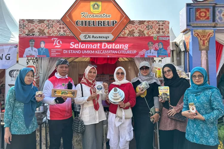 UMKM Kecamatan Citeurep menjeng di acara Gebyar UMKM Kemerdekaan yang digelar Pemkab Bogor di Stadion Pakansari, Minggu, 11 Agustus 2024. (Ist)