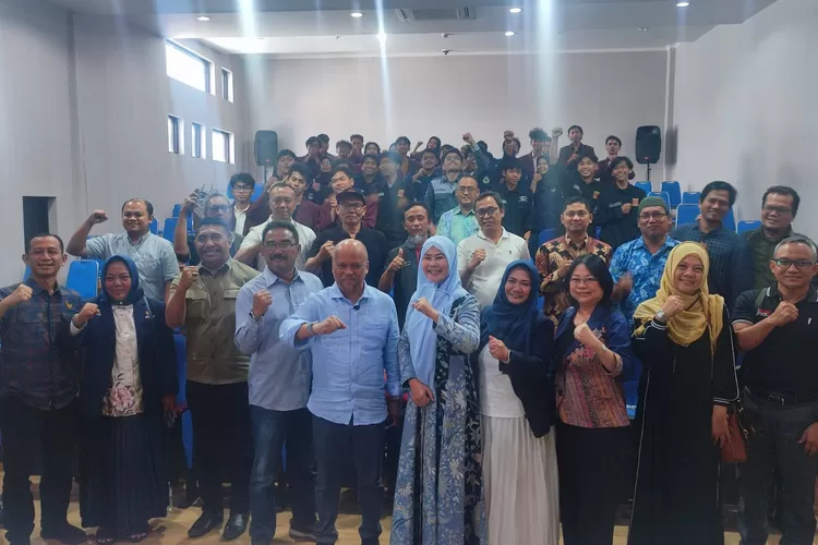 Ilham Habibie saat berkunjung ke Universitas Buana Perjuangan (UBP) Karawang, Selasa, 13 Agustus 2024. (Ist)