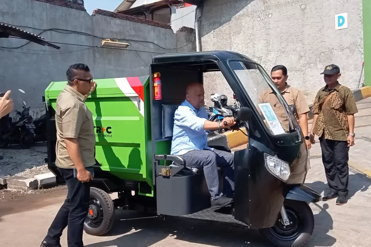 Bakal Calon Gubernur Jawa Barat Ilham Habibie saat berada di Karawang. (Herman)