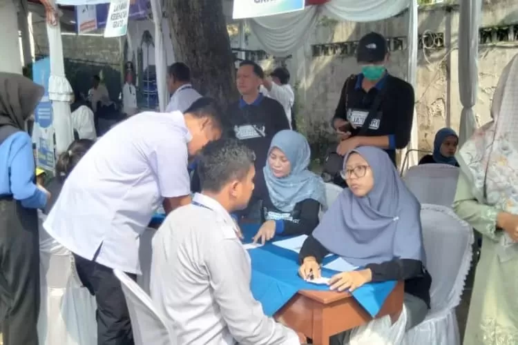 RSUD Jatisari kembali berikan layanan kesehatan gratis bagi masyarakat Karawang dalam gebyar paten di Kecamatan Tirtamulya pada Rabu, 24 Juli 2024.  (istimewa)